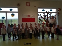 Zdjęcie: Szkoła do hymnu 2020
