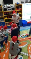 Zdjęcie: Mikołajkowe czytanie bajek